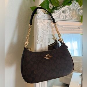 Coach Teri Shoulder Bag - signature canvas